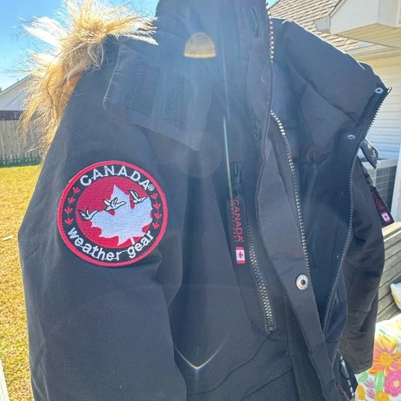 Canada Weathergear Coat Black Puffer Jacket Fur Hood Women's Small LIKE NEW - Picture 6 of 15